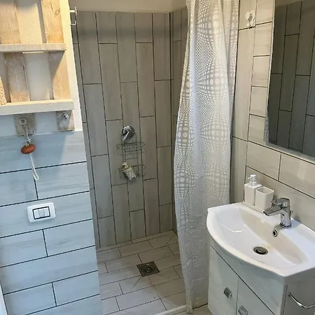 公寓 La Casa Di Ely 阿格罗波利