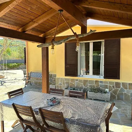 La Casa Di Ely 阿格罗波利
